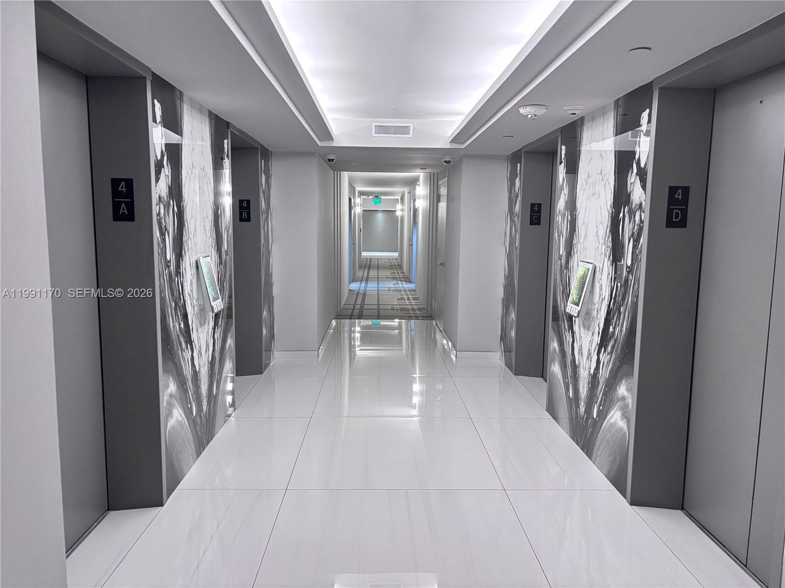 image South Pointe Towers19