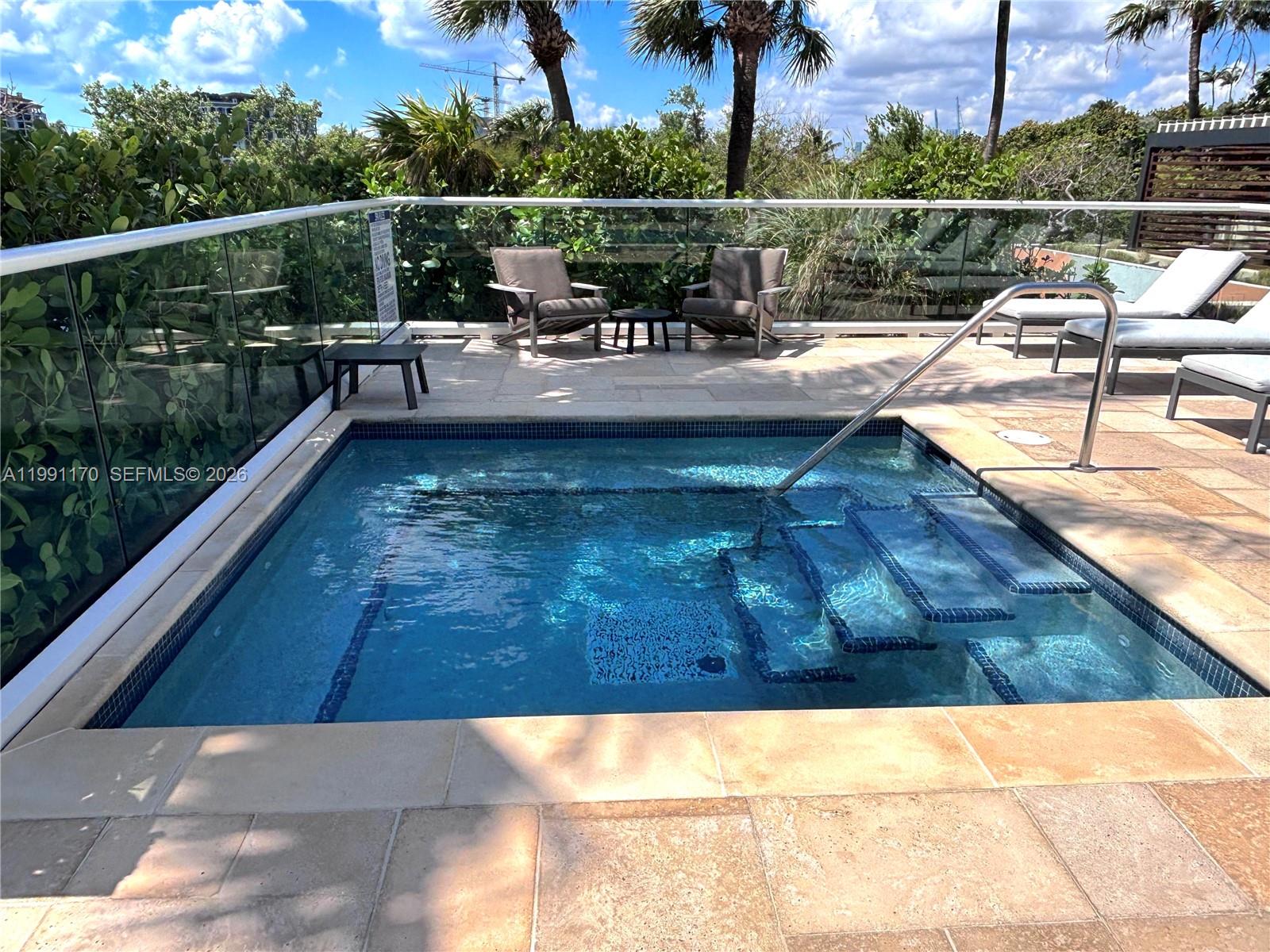 image South Pointe Towers25