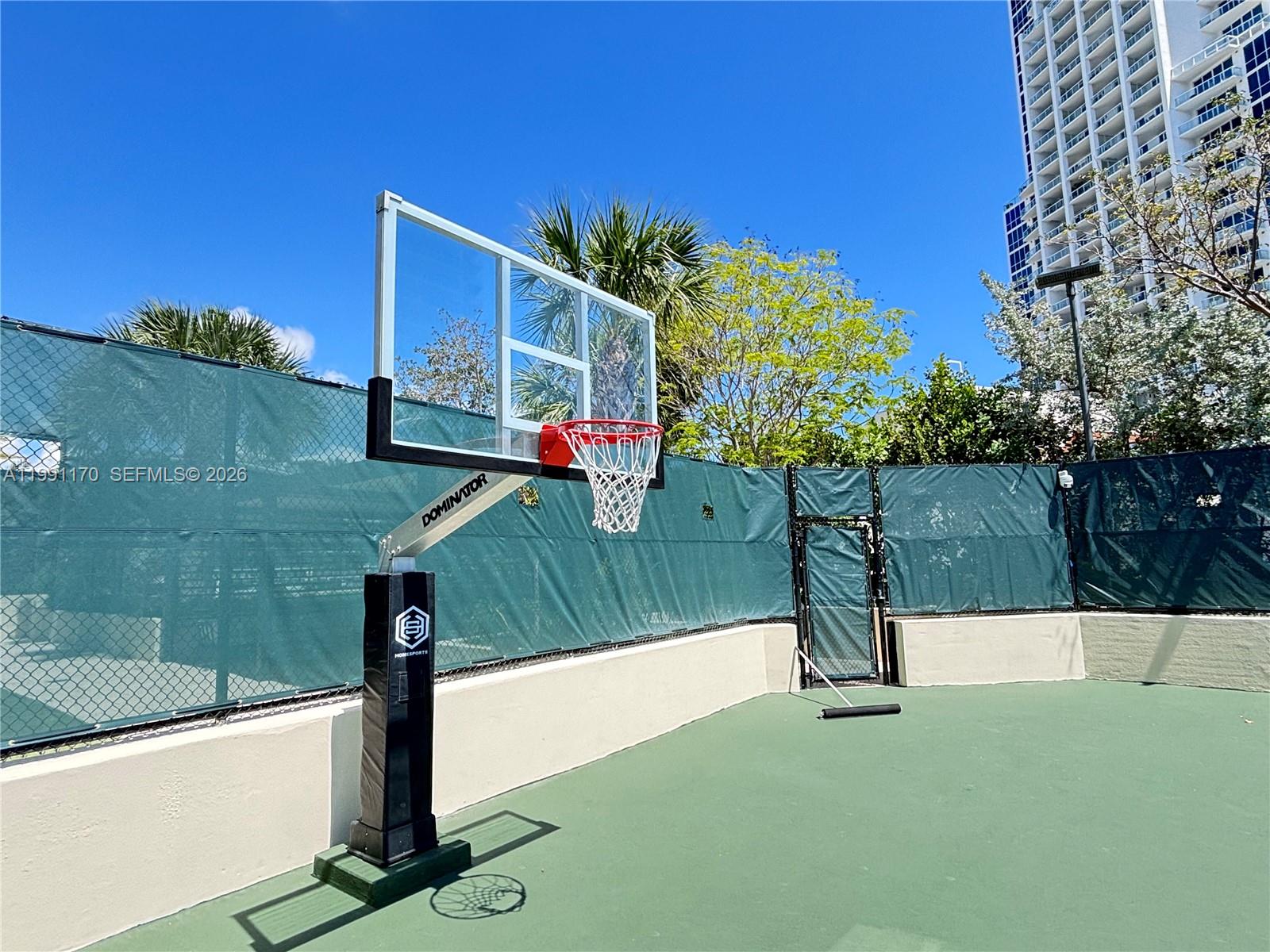 image South Pointe Towers35