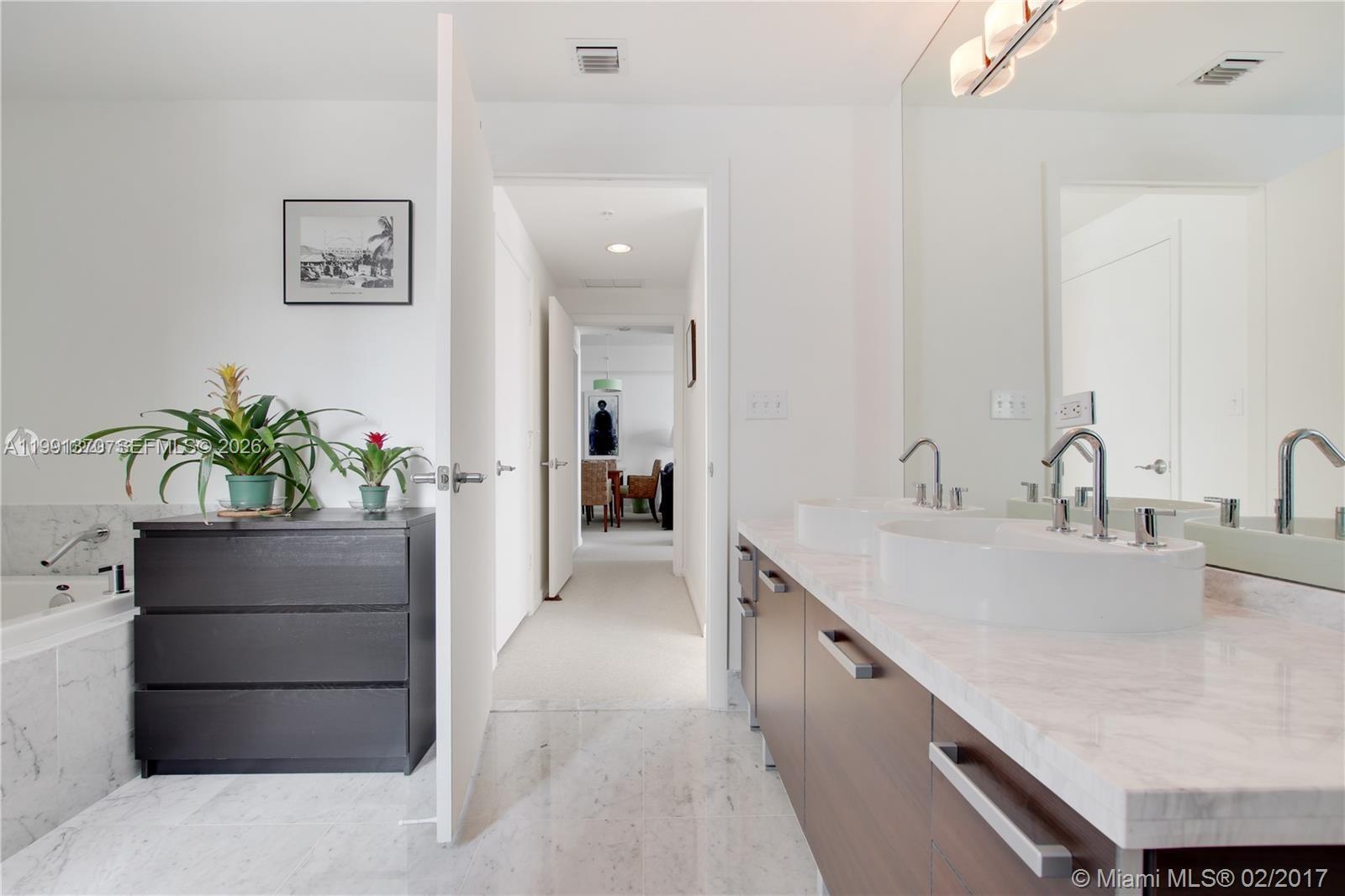 253 NE 2nd St #2209 Miami, FL 33132