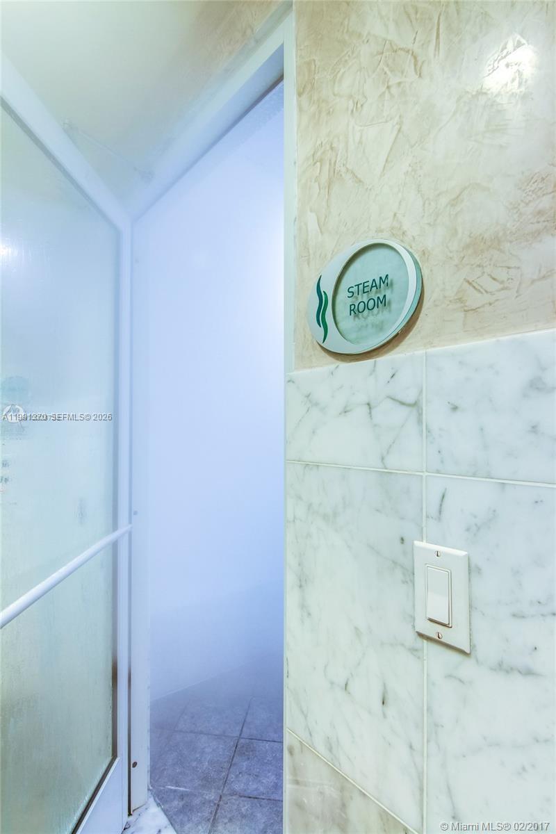 253 NE 2nd St #2209 Miami, FL 33132