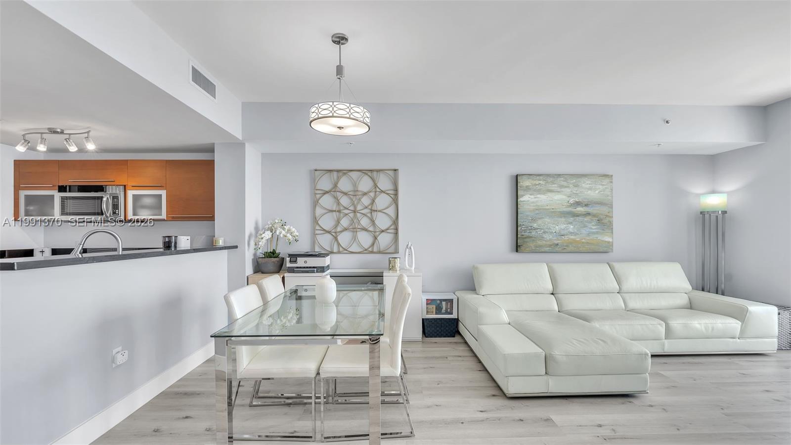 253 NE 2nd St #2209 Miami, FL 33132