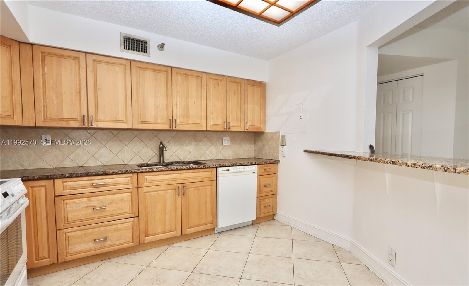 3500 Mystic Pointe Dr #1207 Aventura, FL 33180