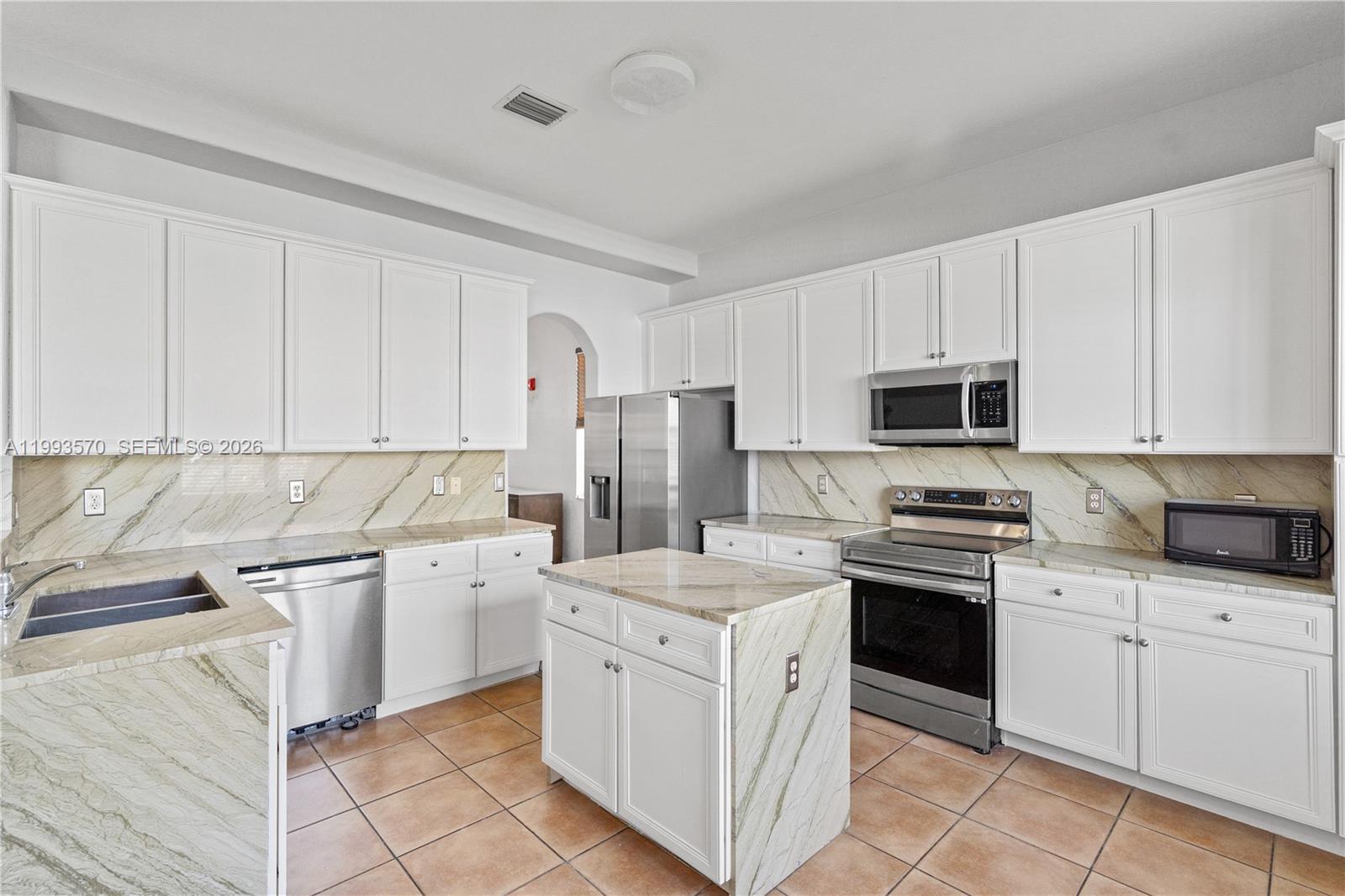 18140 NW 90th Ave Hialeah, FL 33018