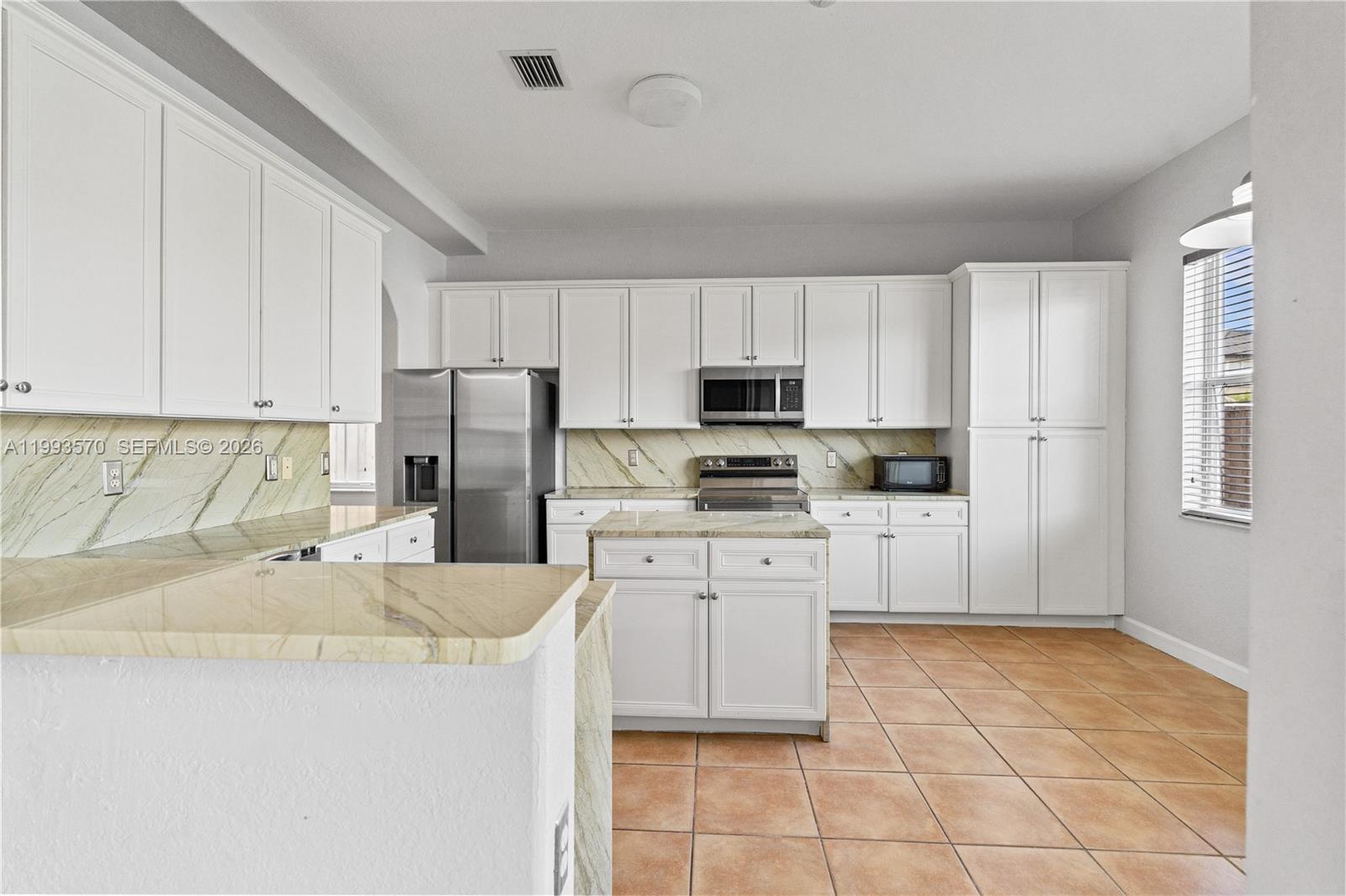 18140 NW 90th Ave Hialeah, FL 33018