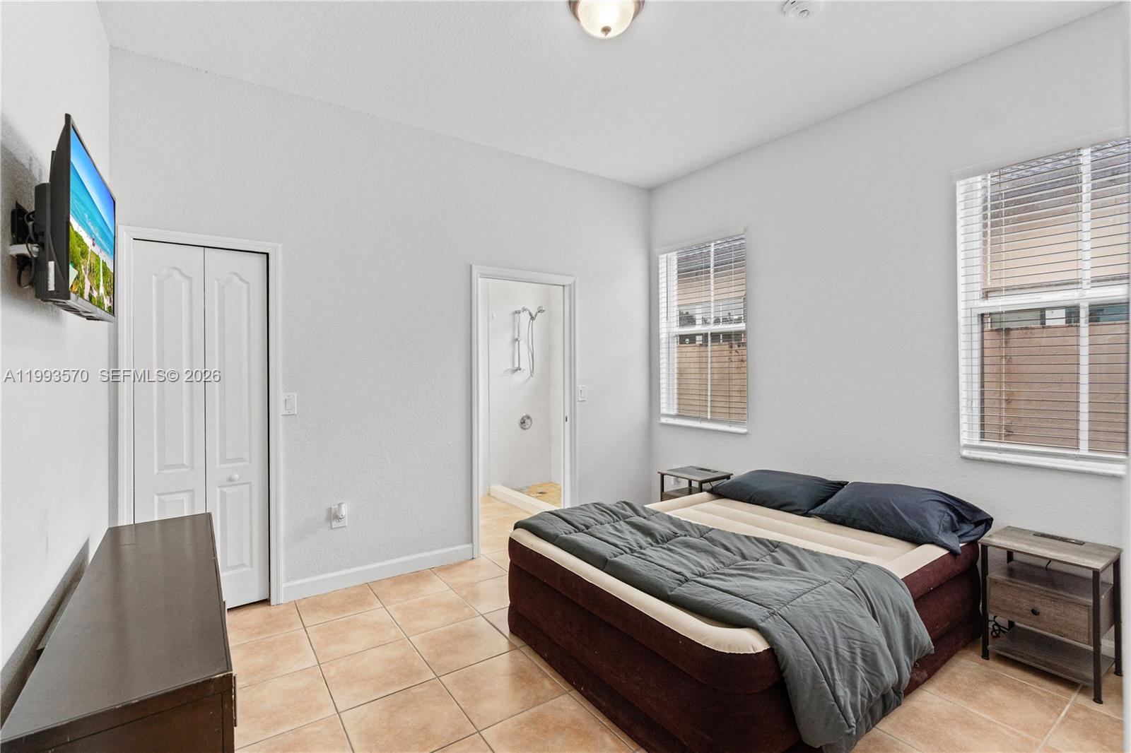 18140 NW 90th Ave Hialeah, FL 33018