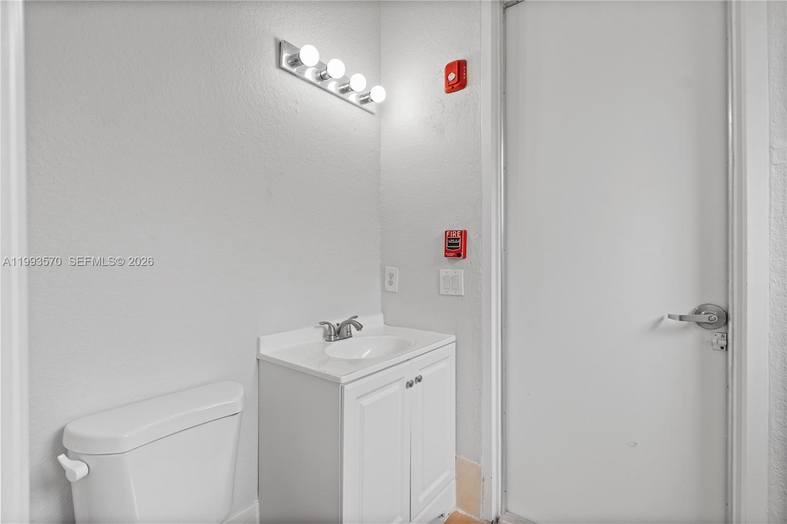 18140 NW 90th Ave Hialeah, FL 33018