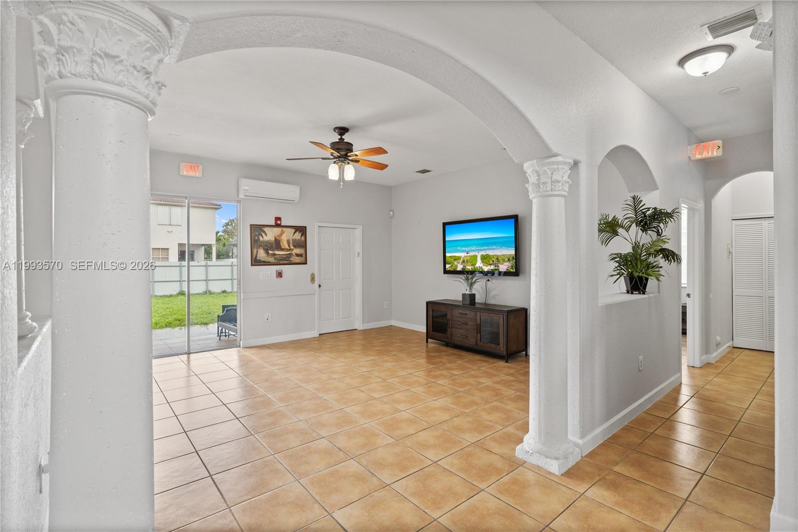 18140 NW 90th Ave Hialeah, FL 33018