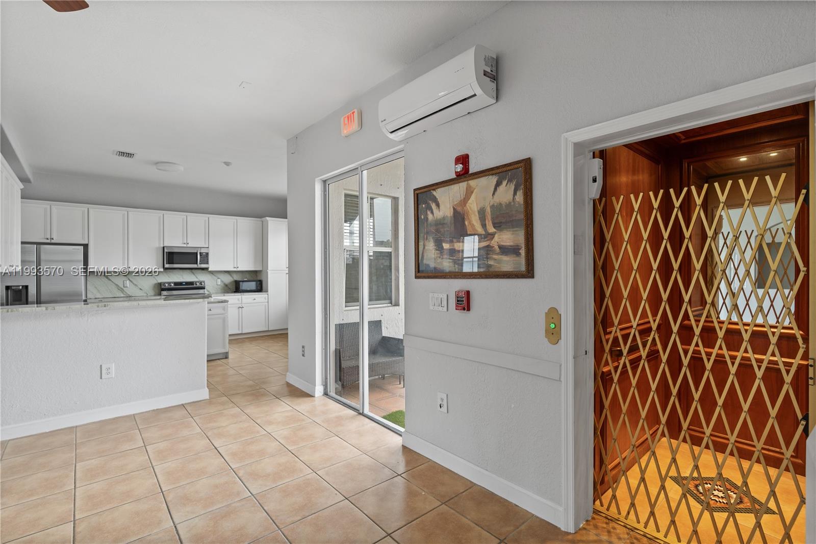 18140 NW 90th Ave Hialeah, FL 33018