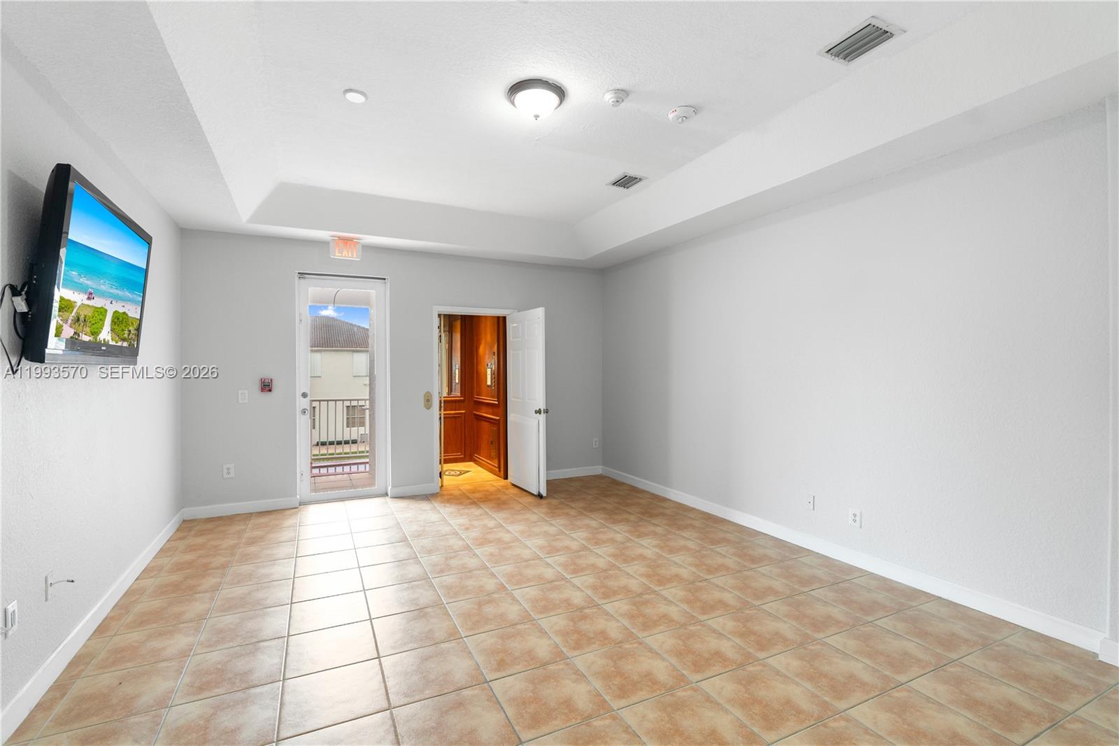 18140 NW 90th Ave Hialeah, FL 33018