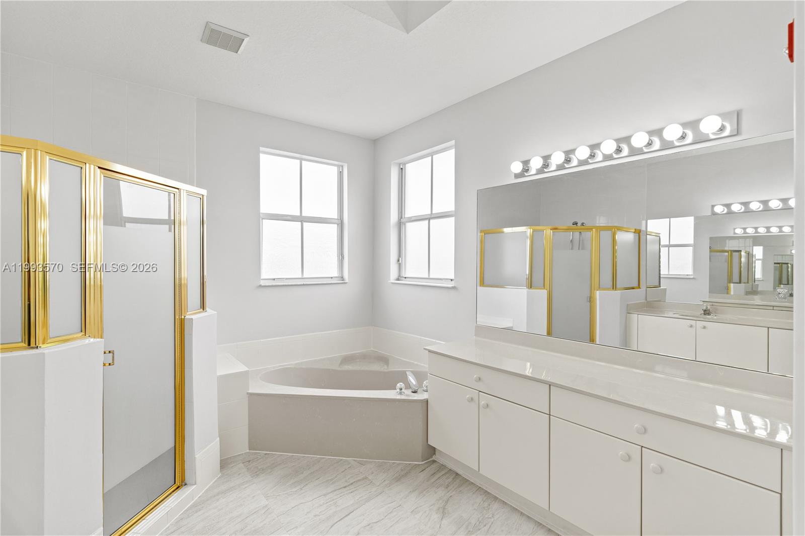 18140 NW 90th Ave Hialeah, FL 33018