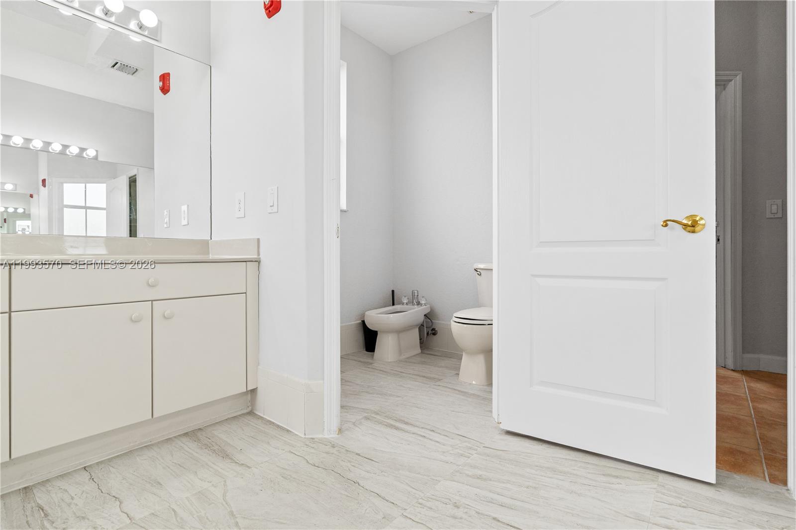 18140 NW 90th Ave Hialeah, FL 33018