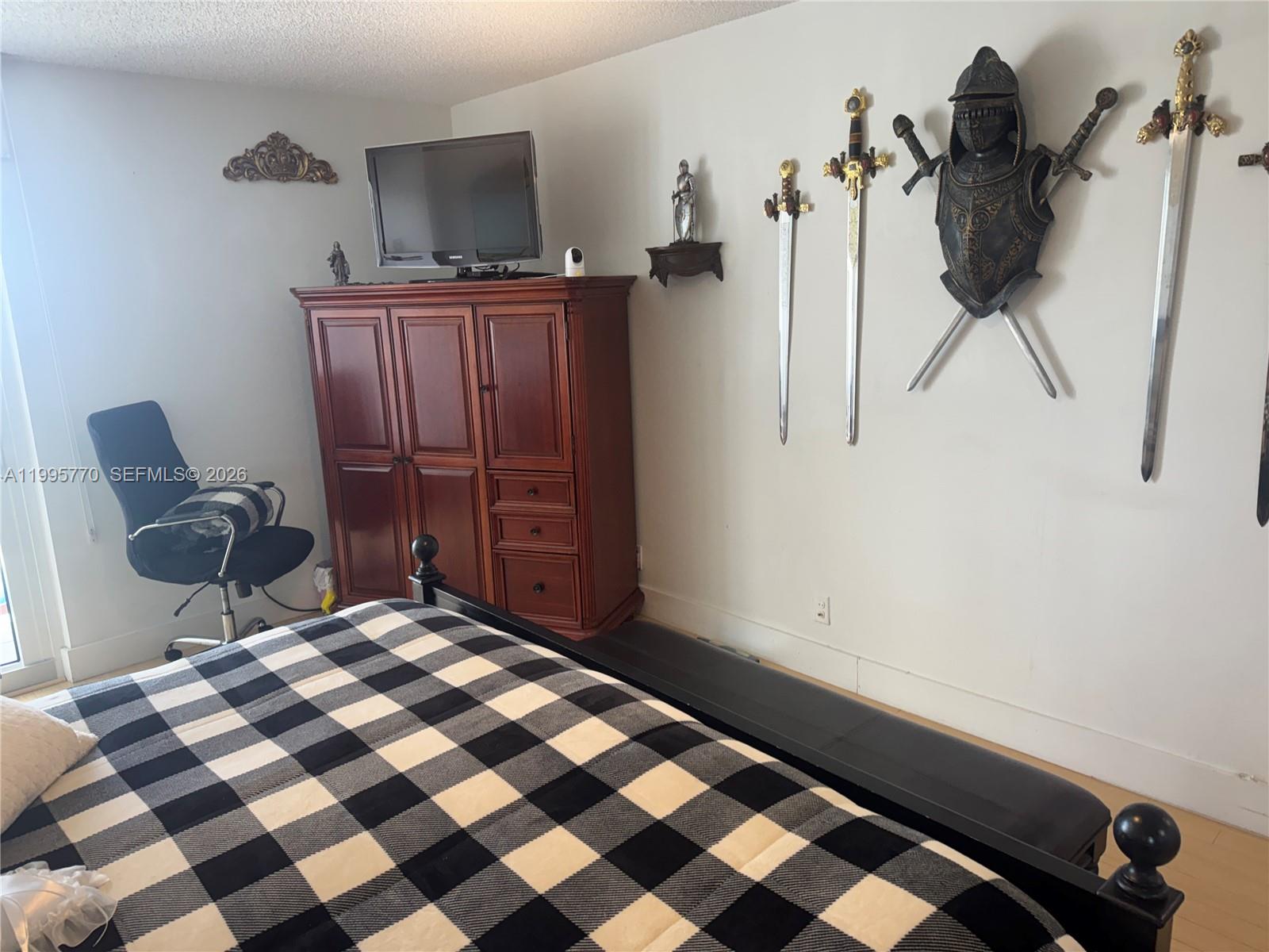 image Arlen House East9