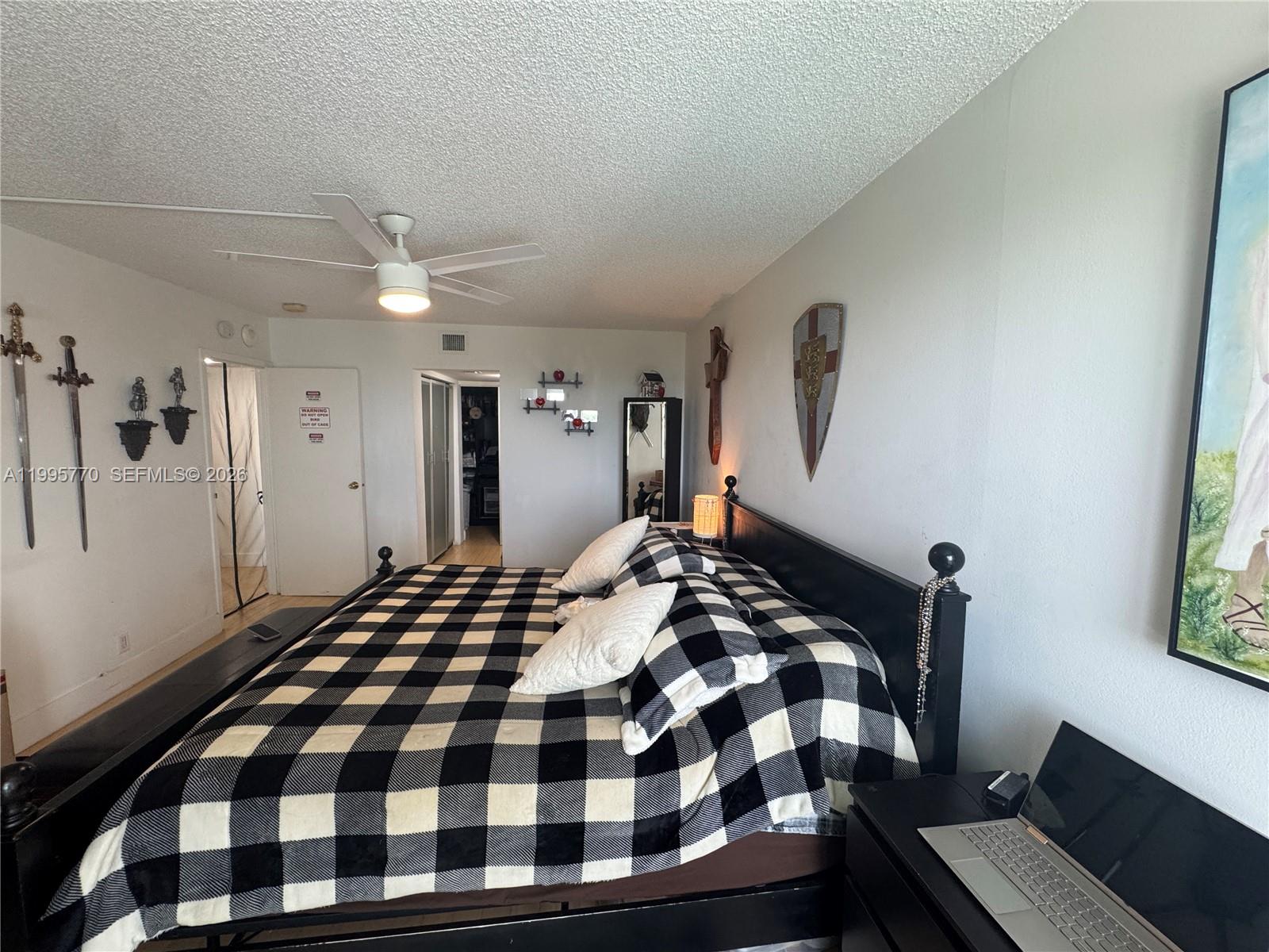 image Arlen House East10