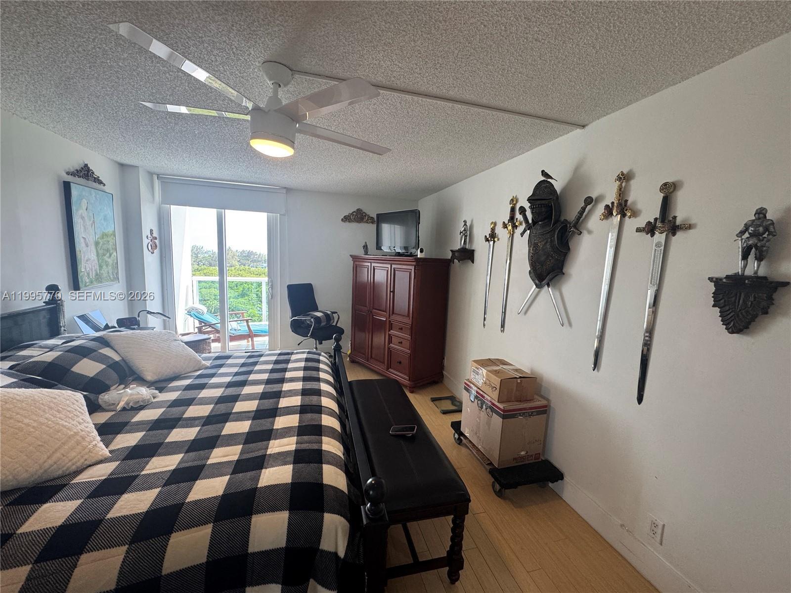 image Arlen House East12