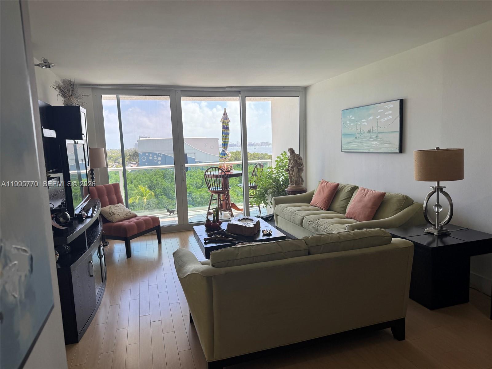 image Arlen House East20