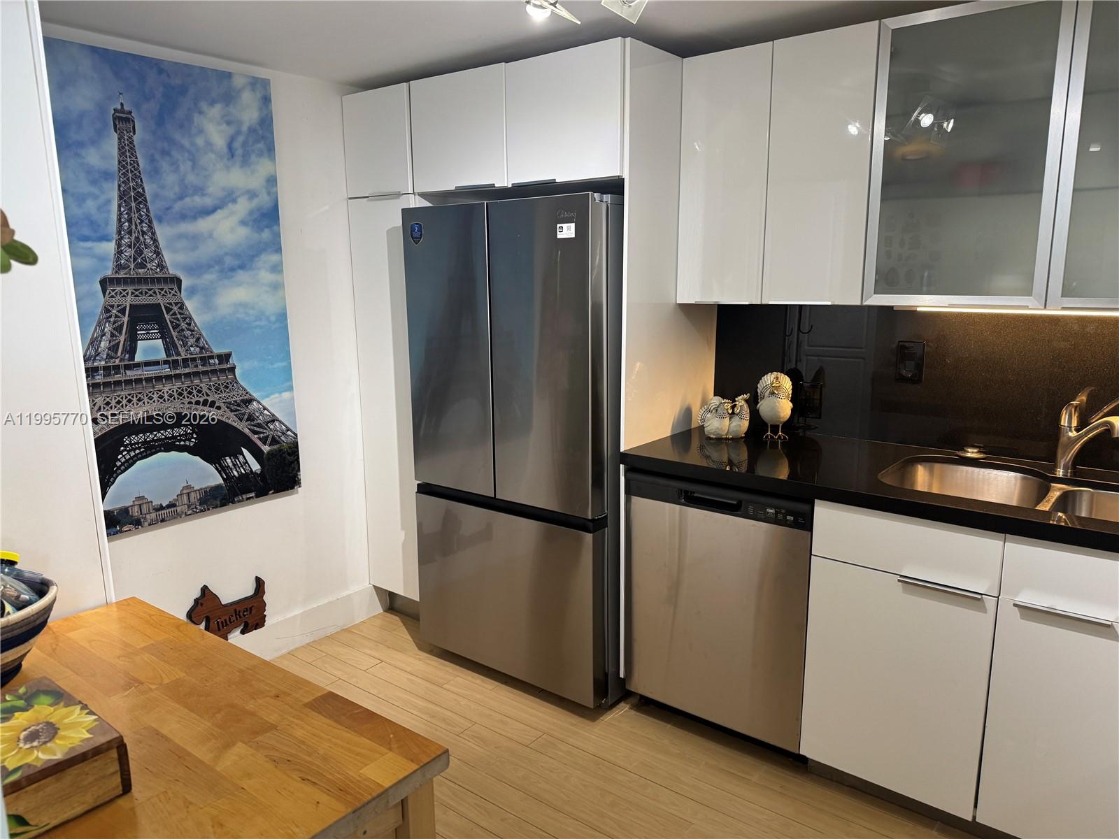 image Arlen House East22