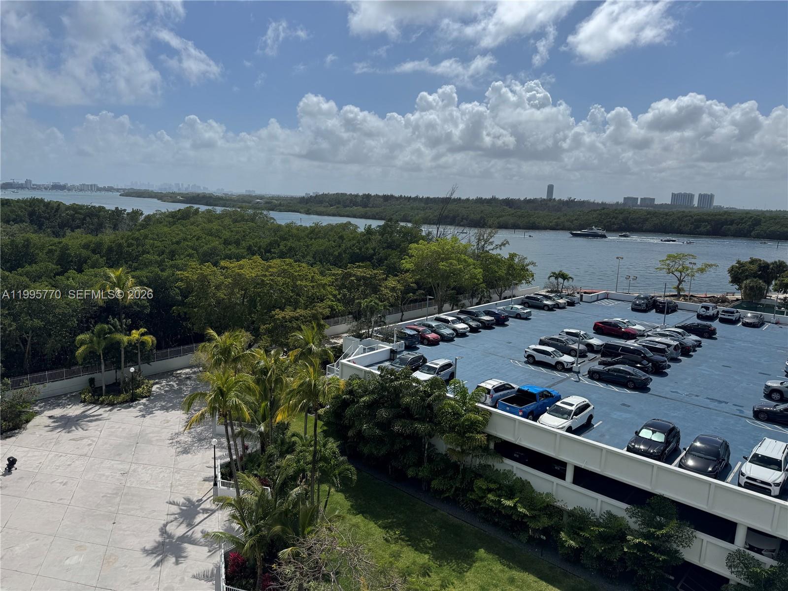 image Arlen House East4