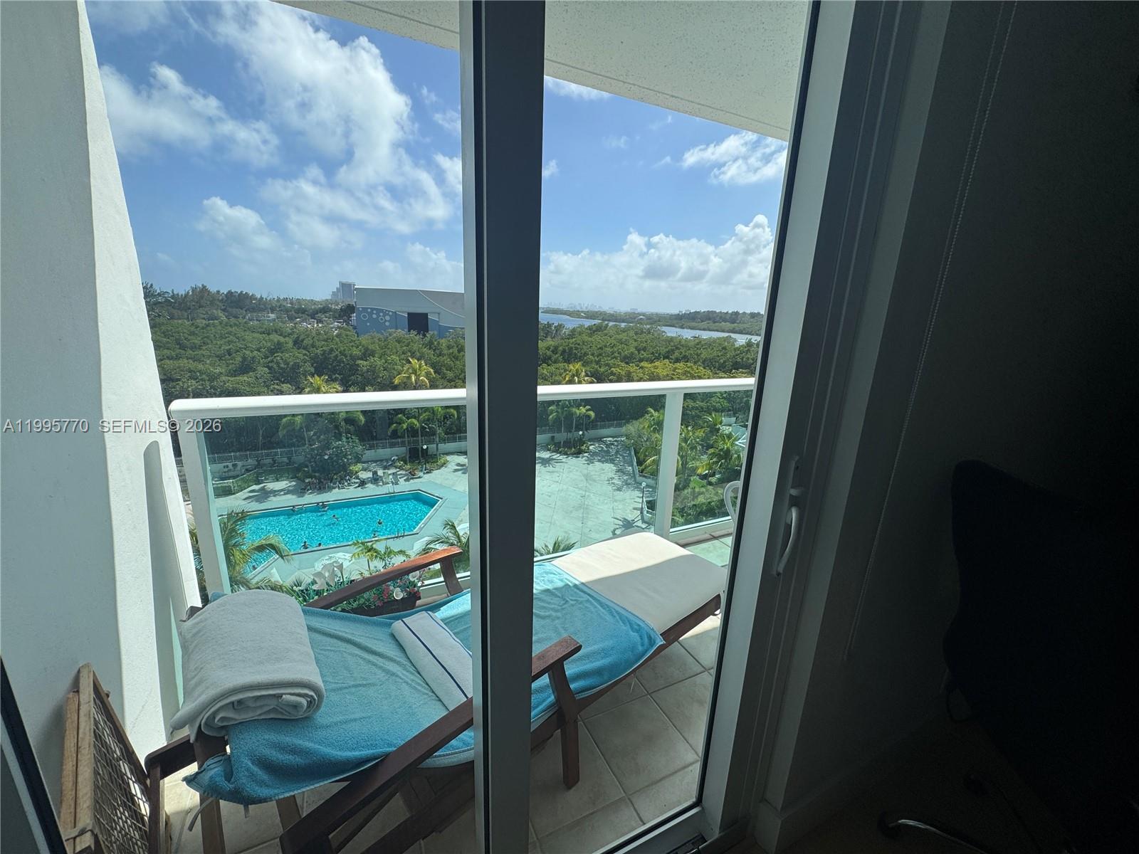 image Arlen House East6