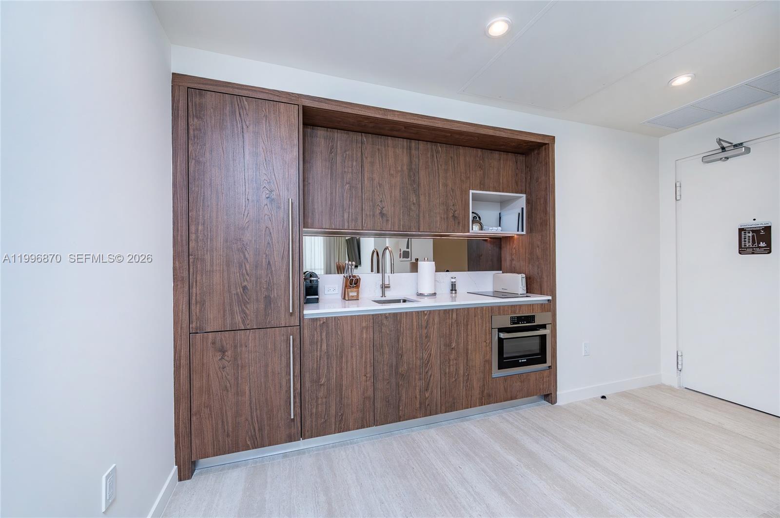 1611 SW 2nd Ave #216 Miami, FL 33129