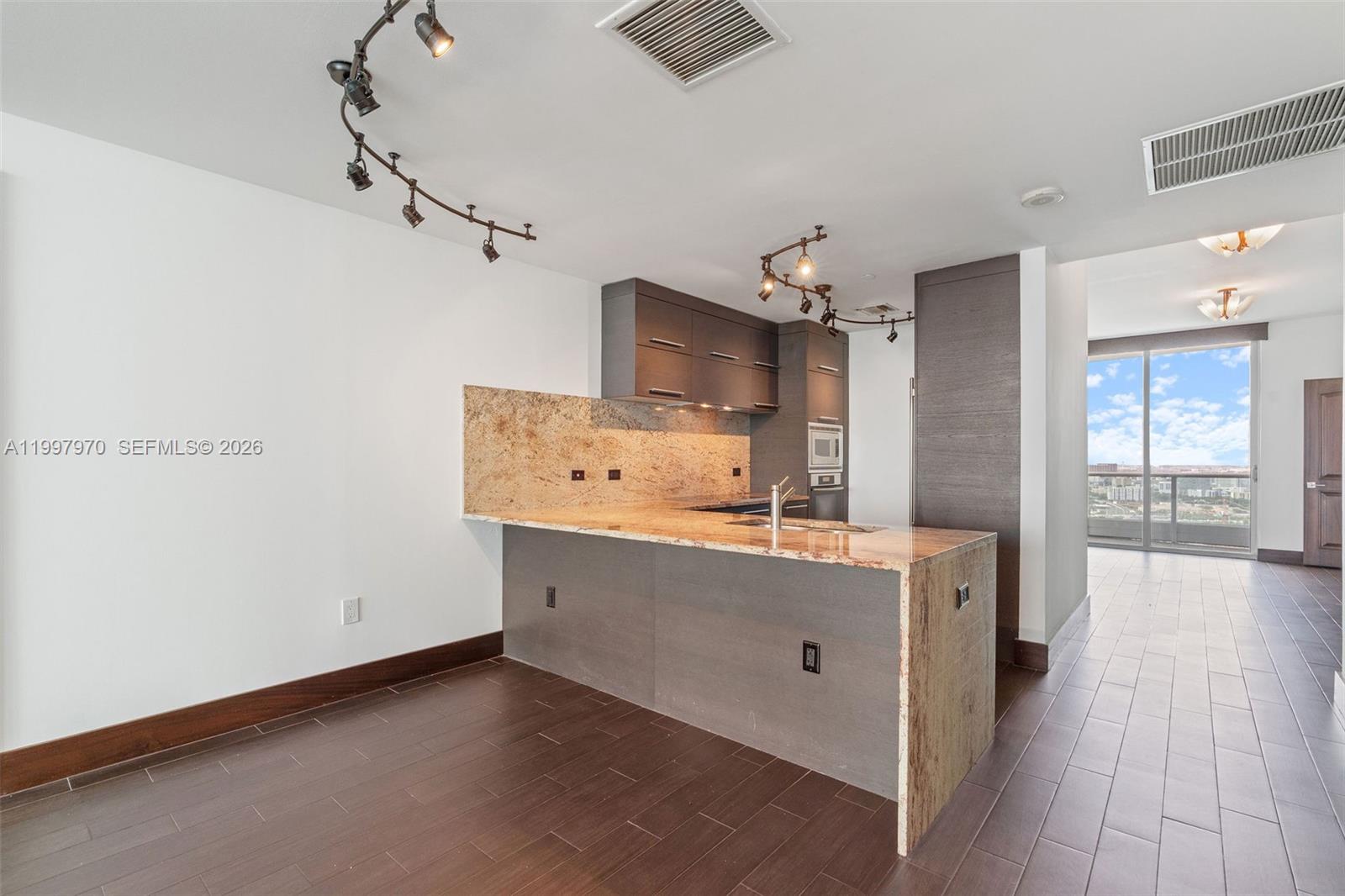 900 Biscayne Blvd #3502 Miami, FL 33132