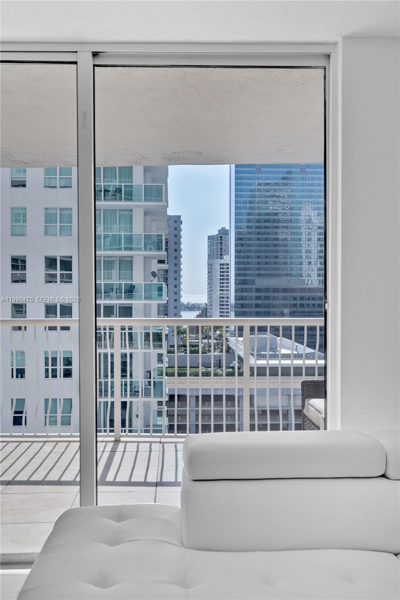 image The Club at Brickell Bay12