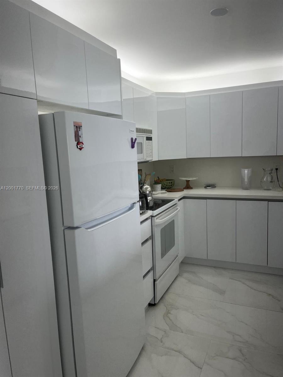 image Arlen House East11
