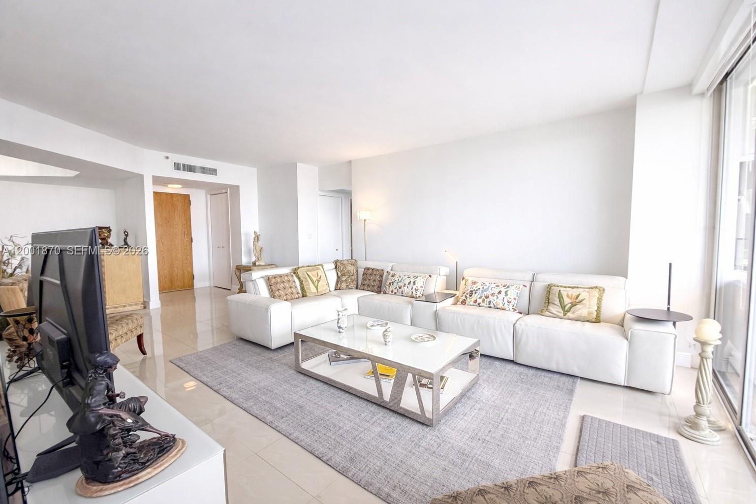 19707 Turnberry Way #6L