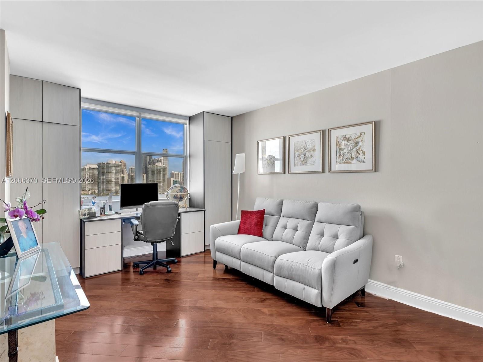 image Arlen House West32