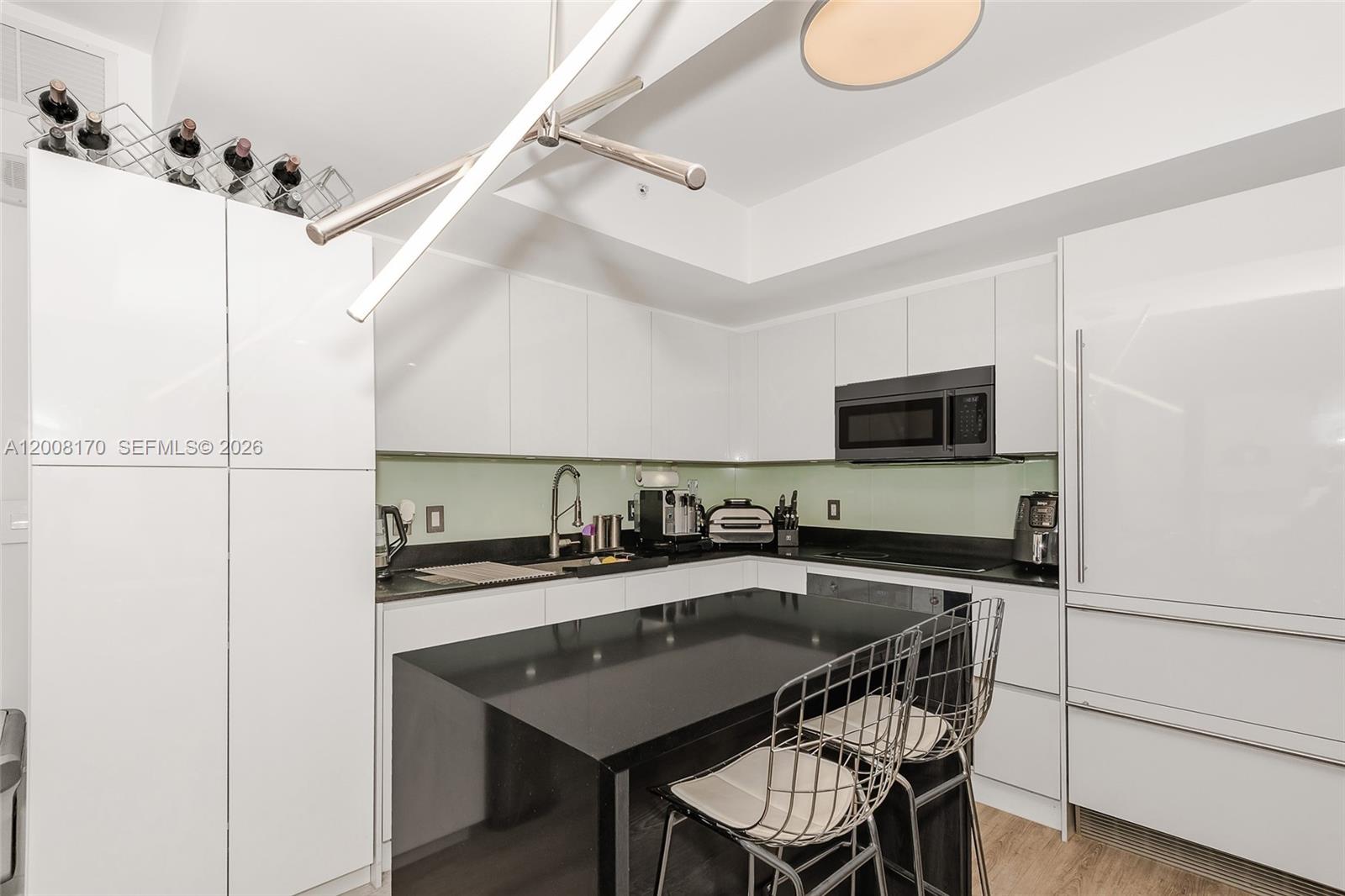 1010 Brickell Ave #4211 Miami, FL 33131