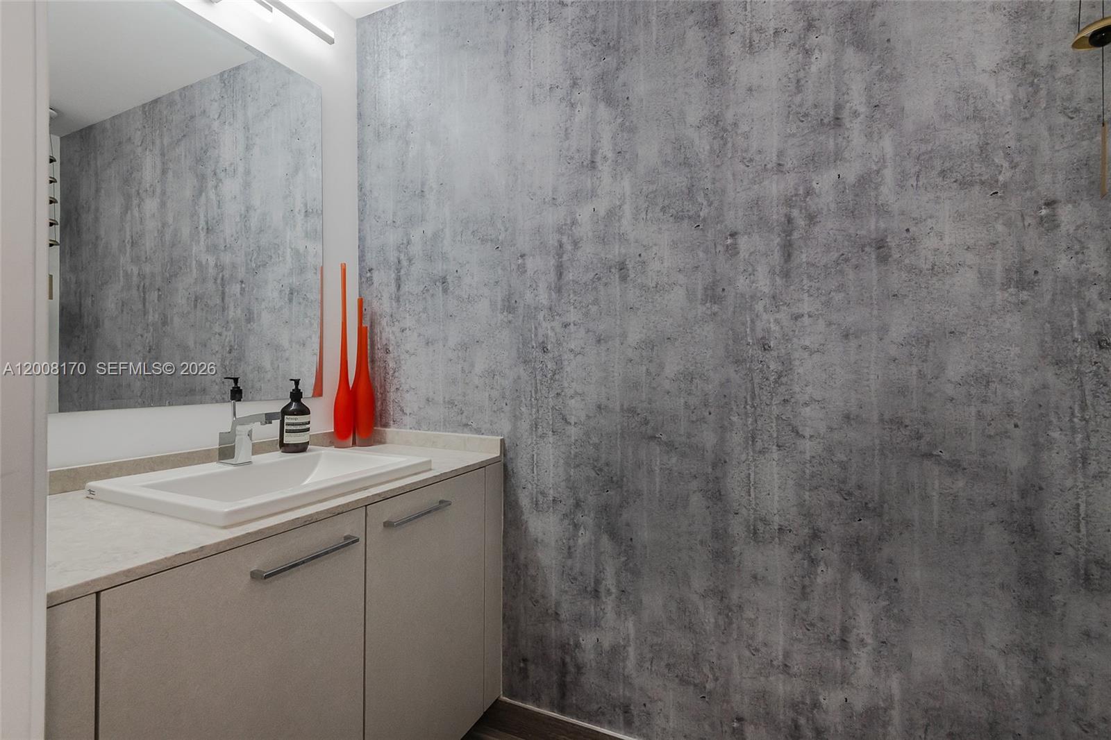 1010 Brickell Ave #4211 Miami, FL 33131