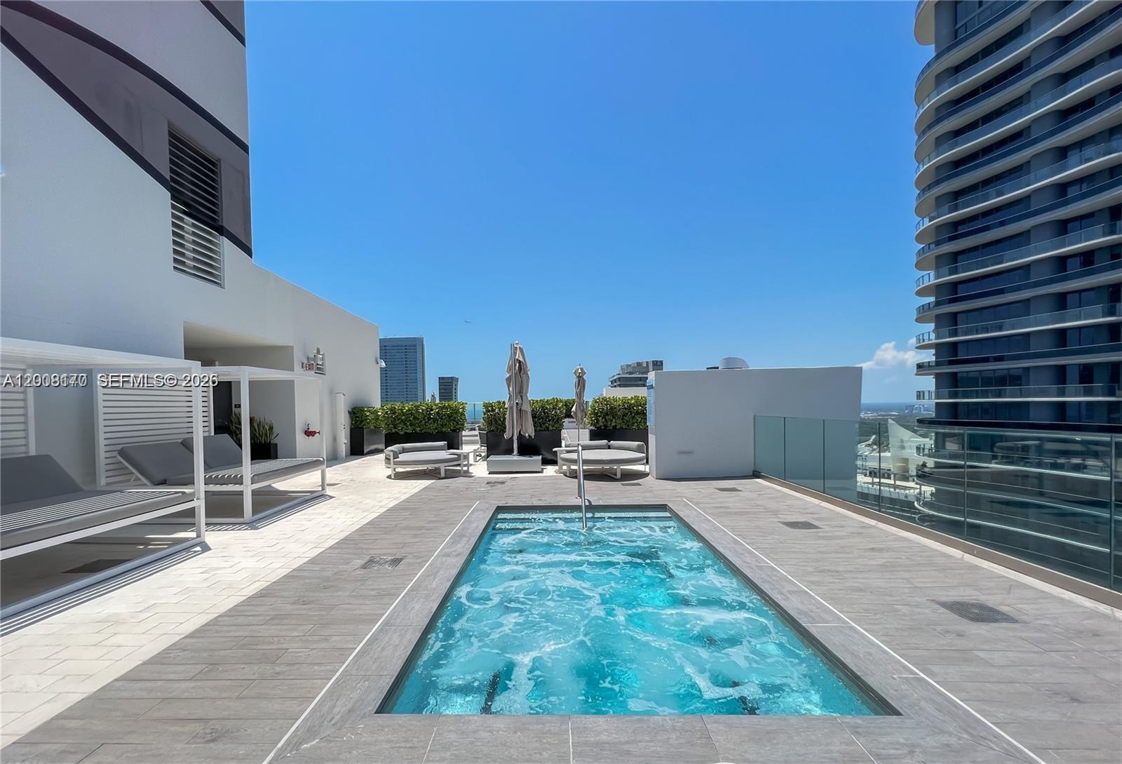 1010 Brickell Ave #4211 Miami, FL 33131