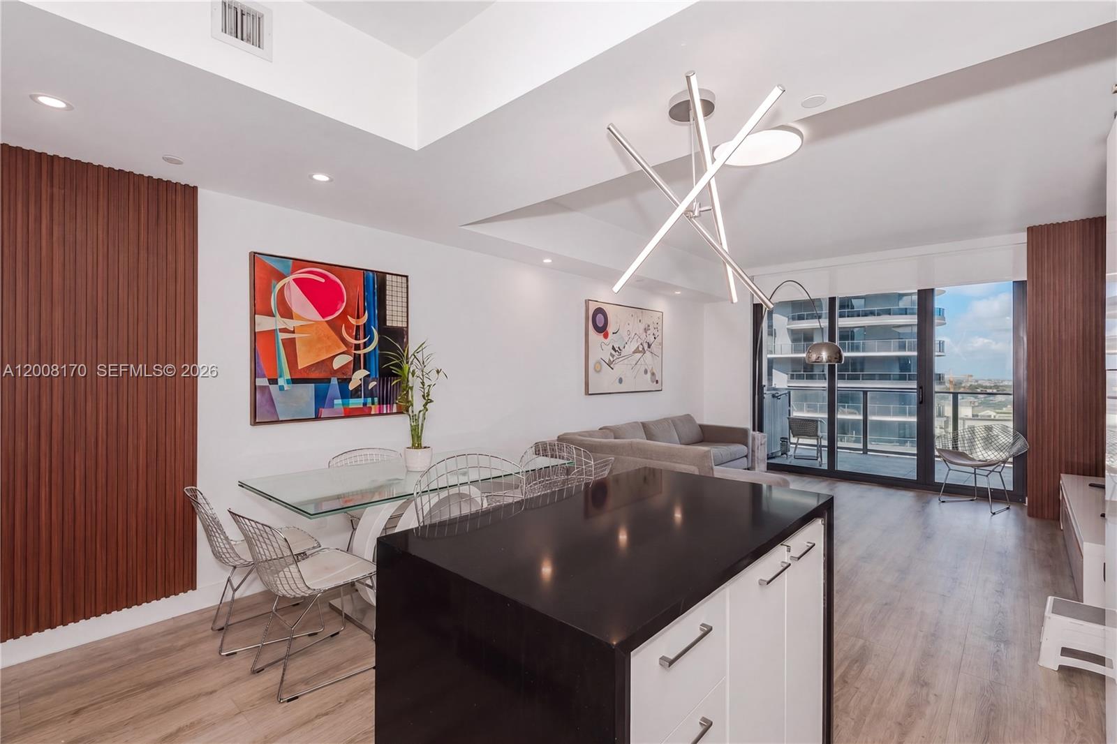1010 Brickell Ave #4211 Miami, FL 33131