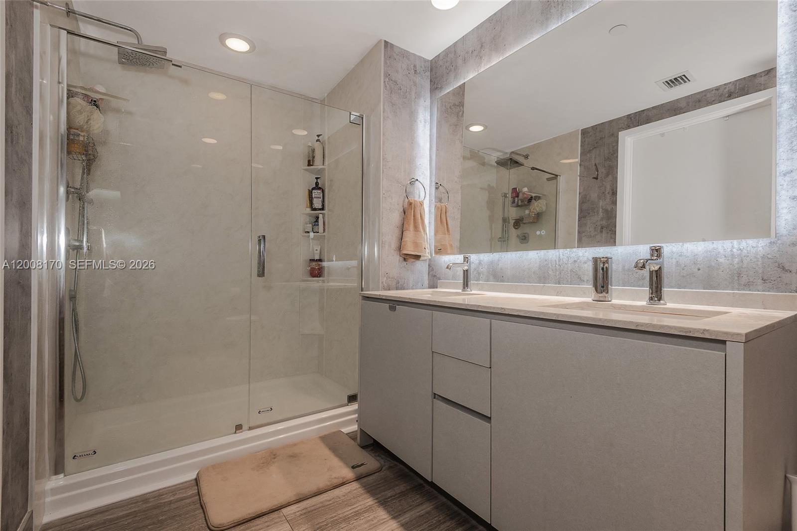 1010 Brickell Ave #4211 Miami, FL 33131