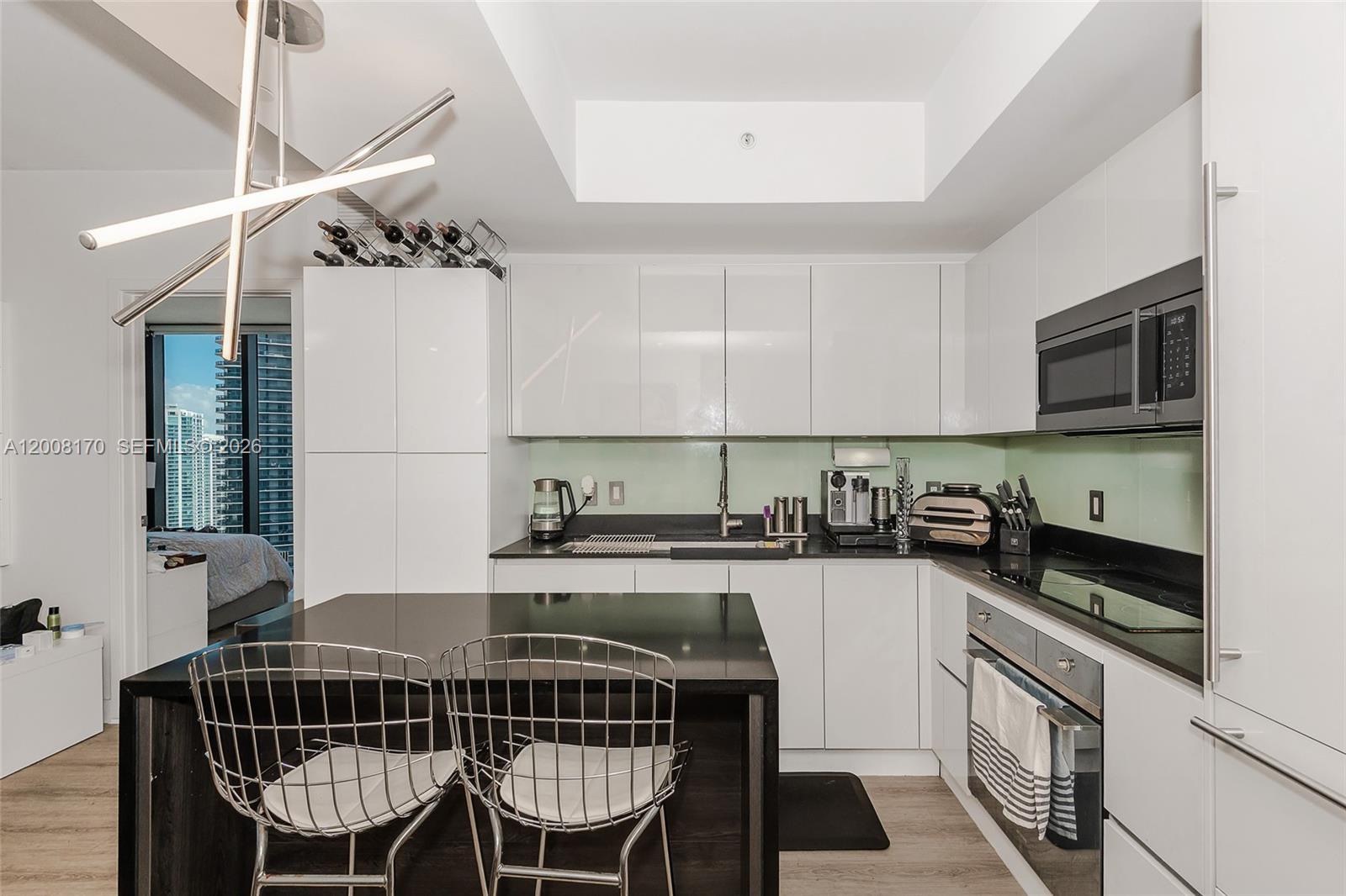 1010 Brickell Ave #4211 Miami, FL 33131