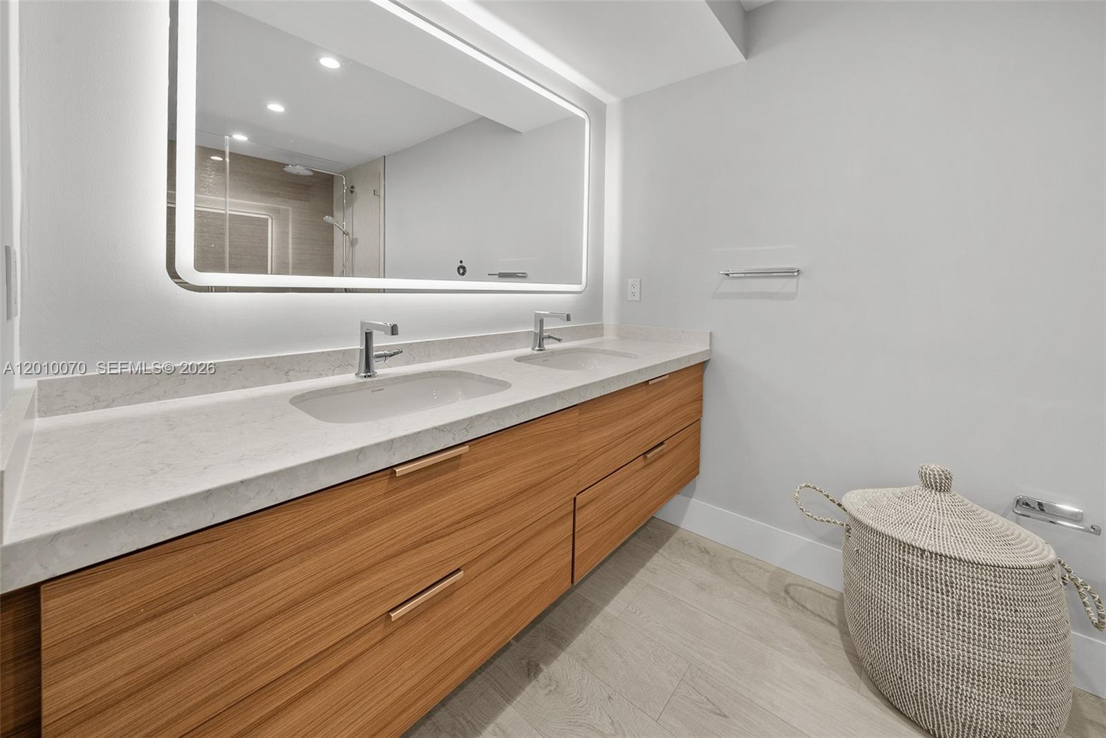100 Meridian Ave #233 Miami Beach, FL 33139