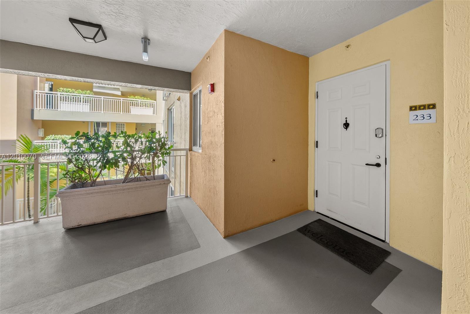 100 Meridian Ave #233 Miami Beach, FL 33139