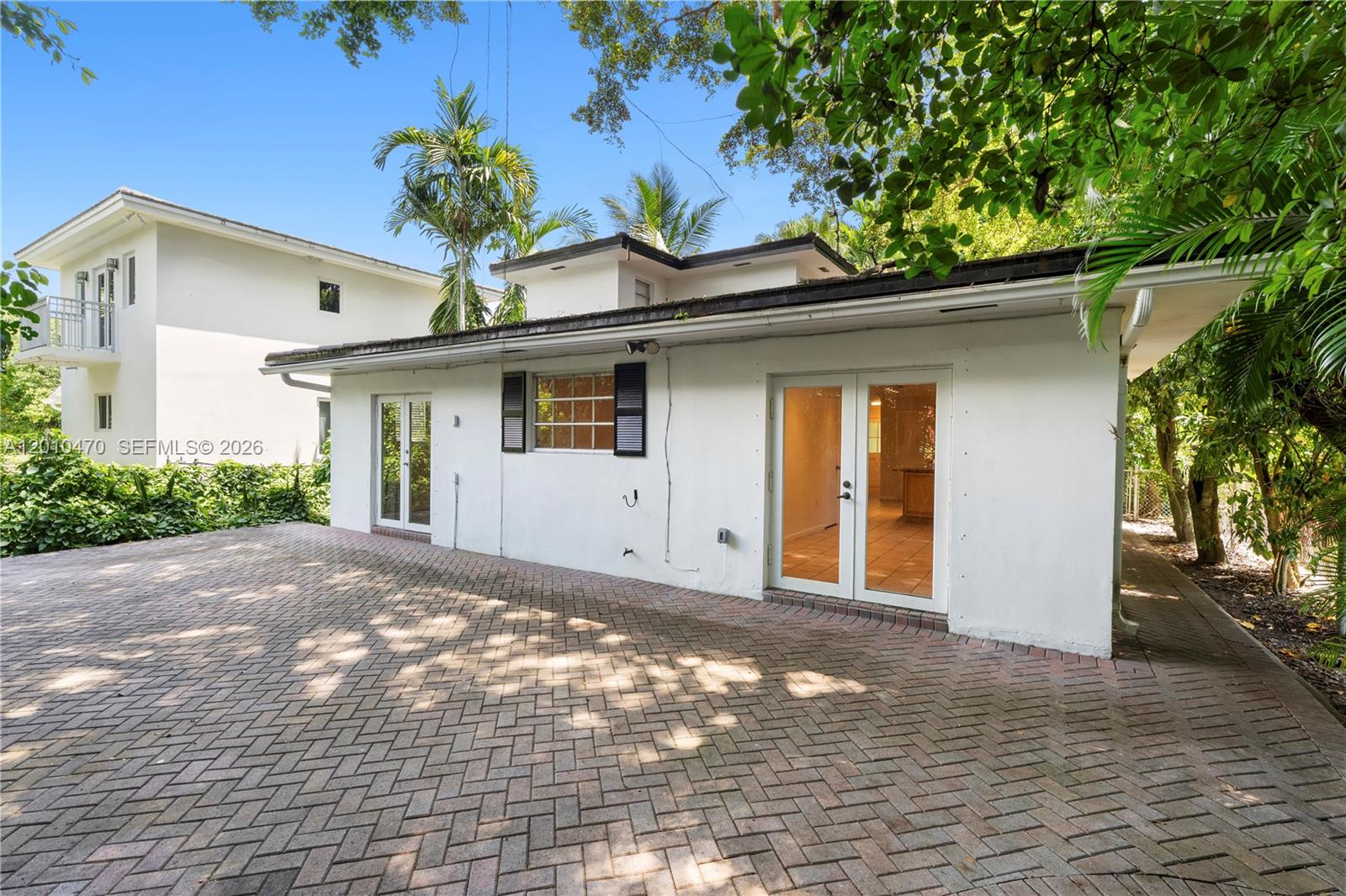 5520 San Vicente St Coral Gables, FL 33146