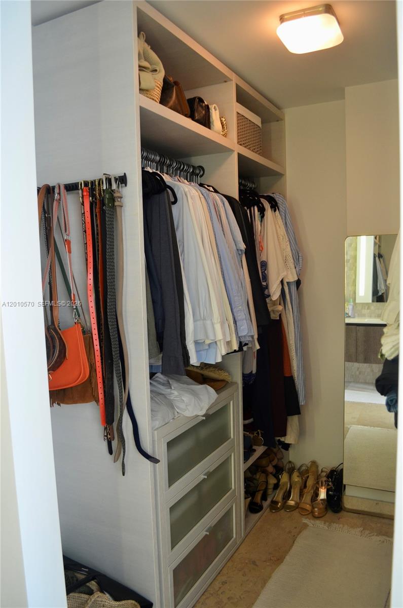 68 SE 6th St #2708 Miami, FL 33131
