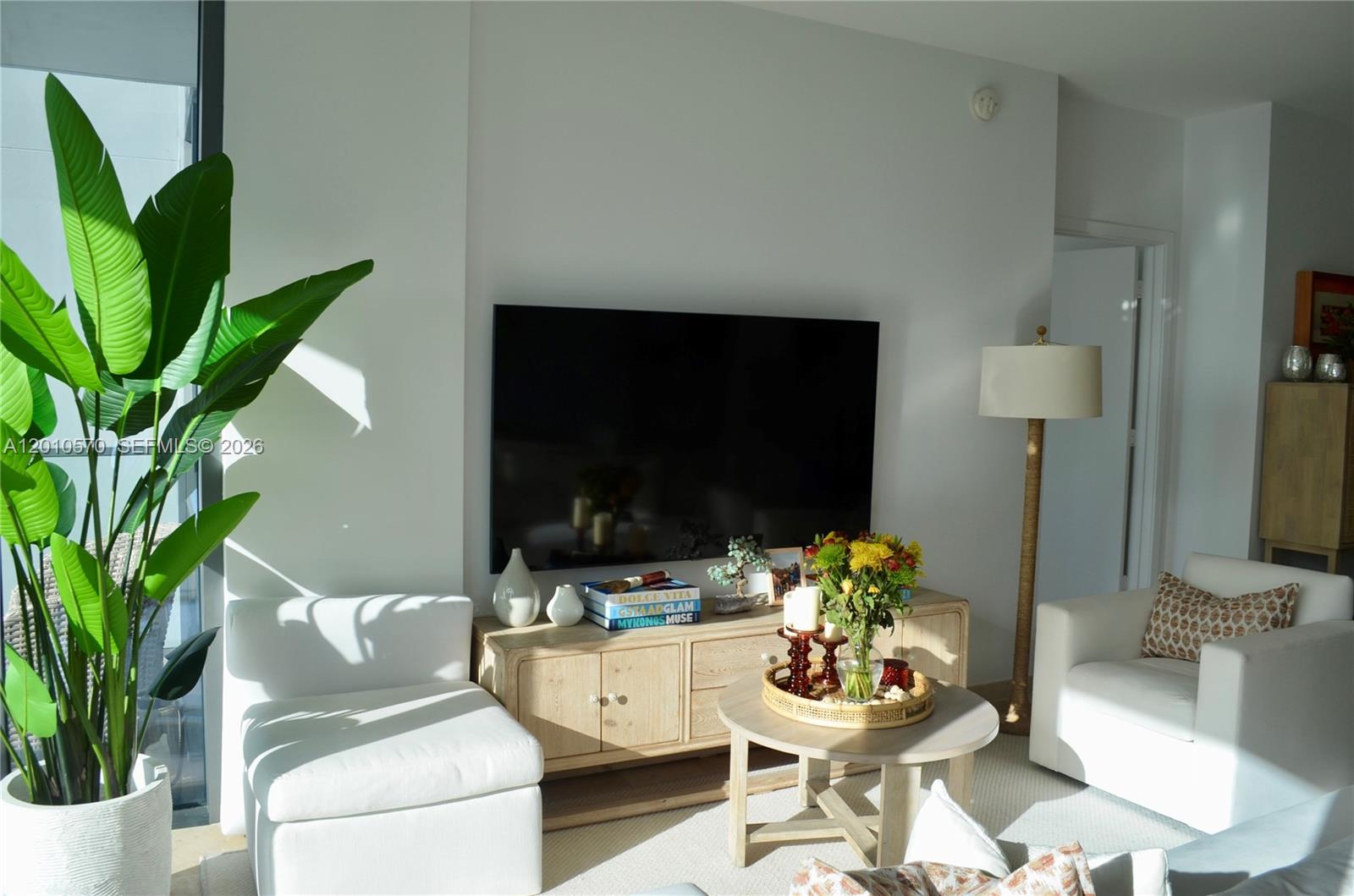 68 SE 6th St #2708 Miami, FL 33131
