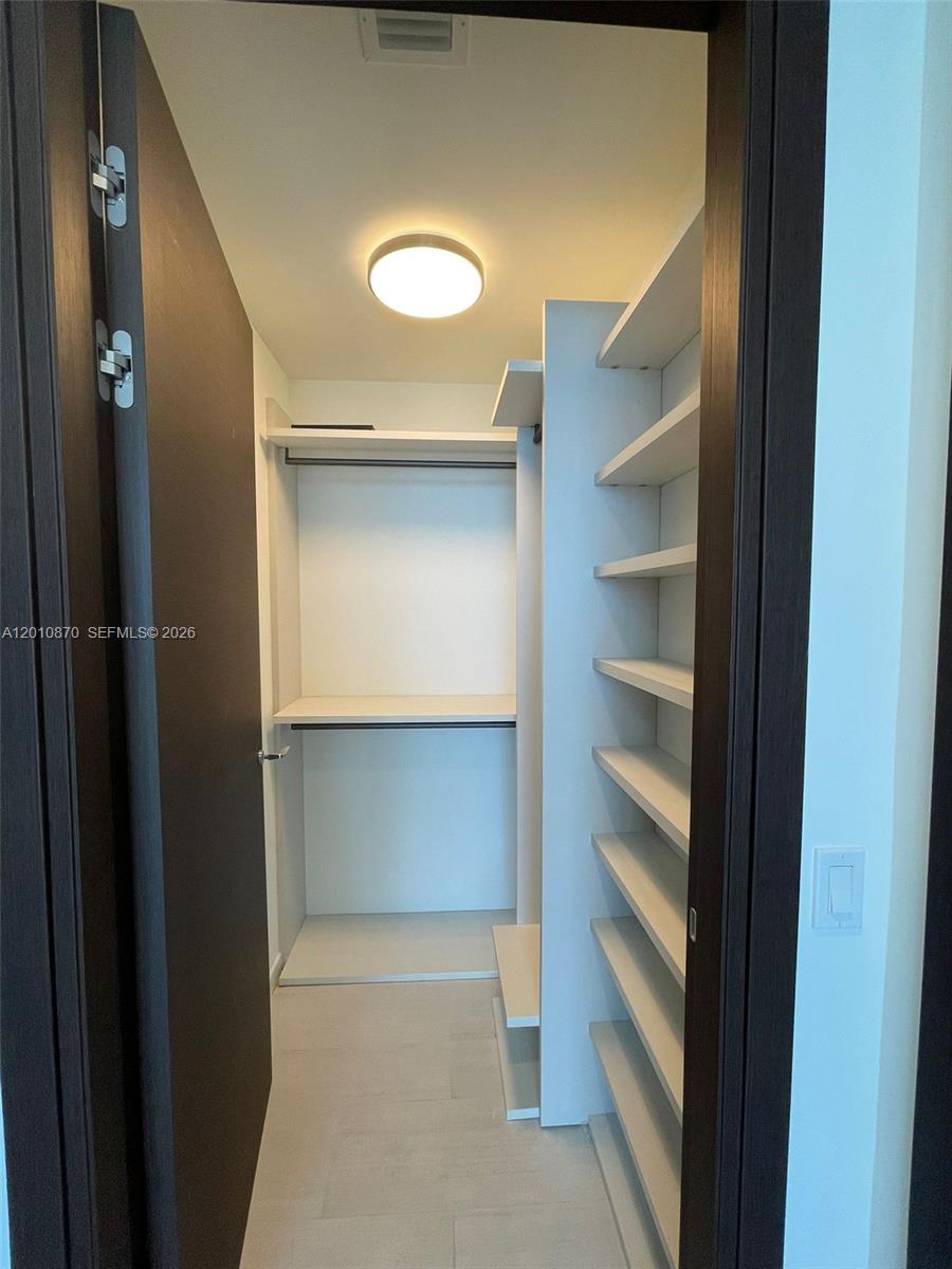 image Brickell Flatiron18