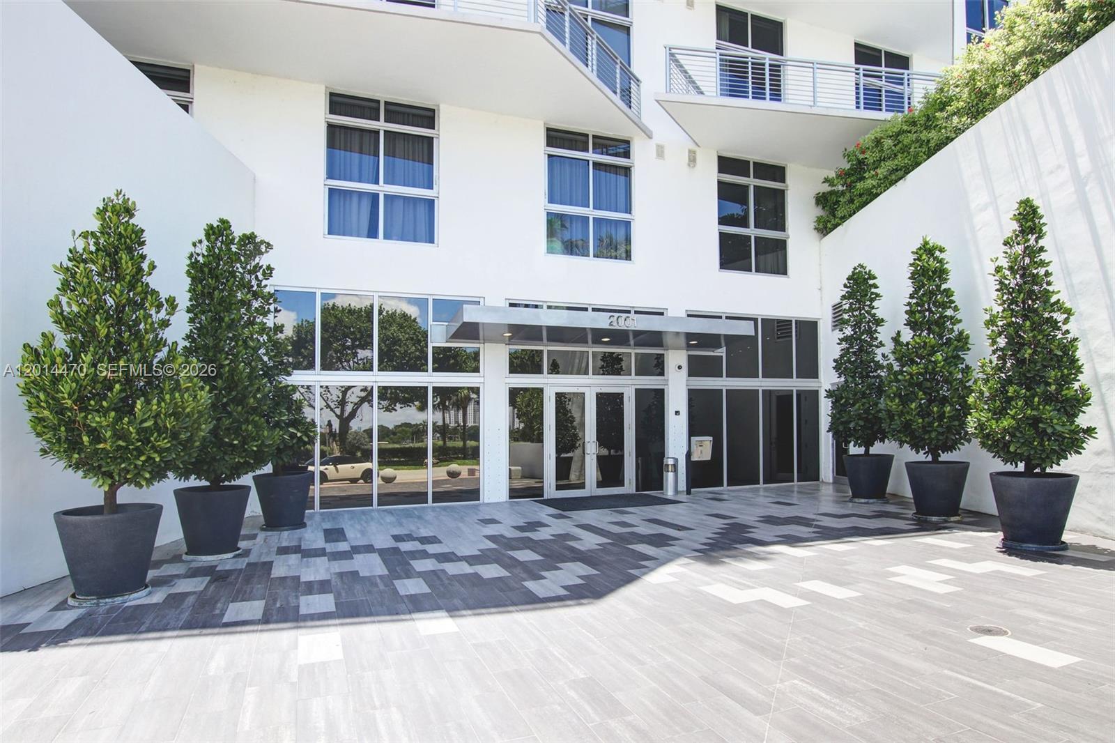 2001 Meridian Ave #404 Miami Beach, FL 33139
