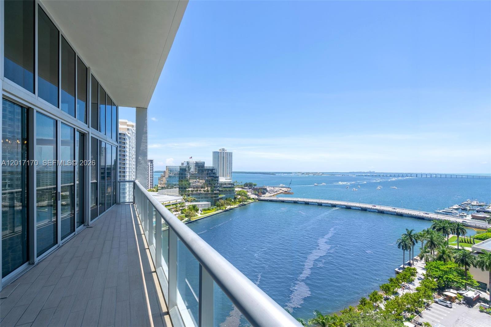 495 Brickell Ave #1501