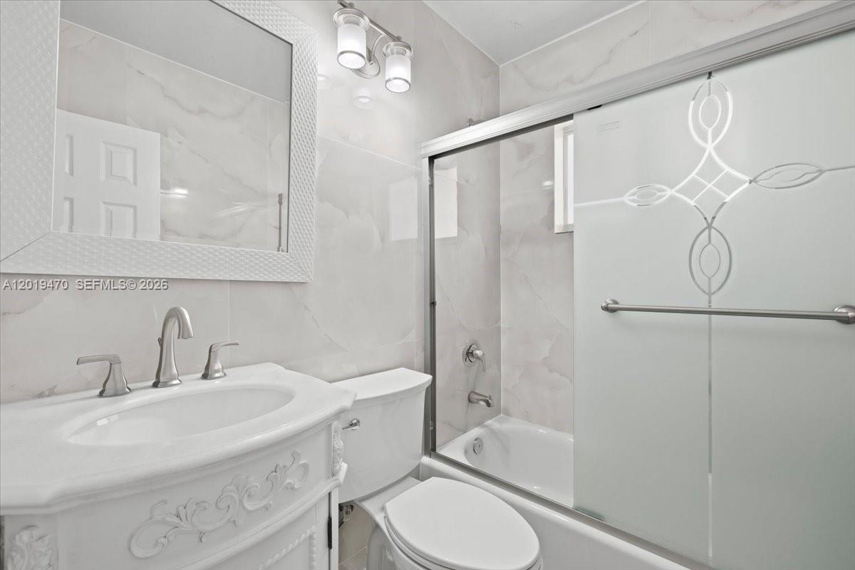 305 NW 111th St Miami Shores, FL 33168