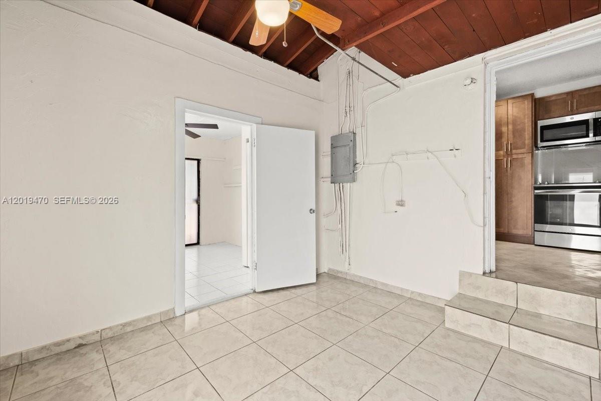 305 NW 111th St Miami Shores, FL 33168