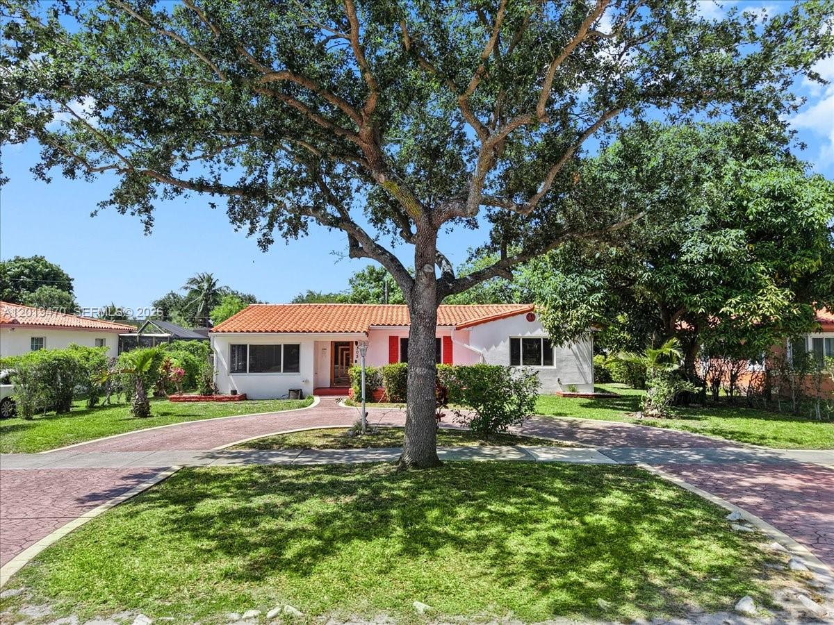305 NW 111th St Miami Shores, FL 33168