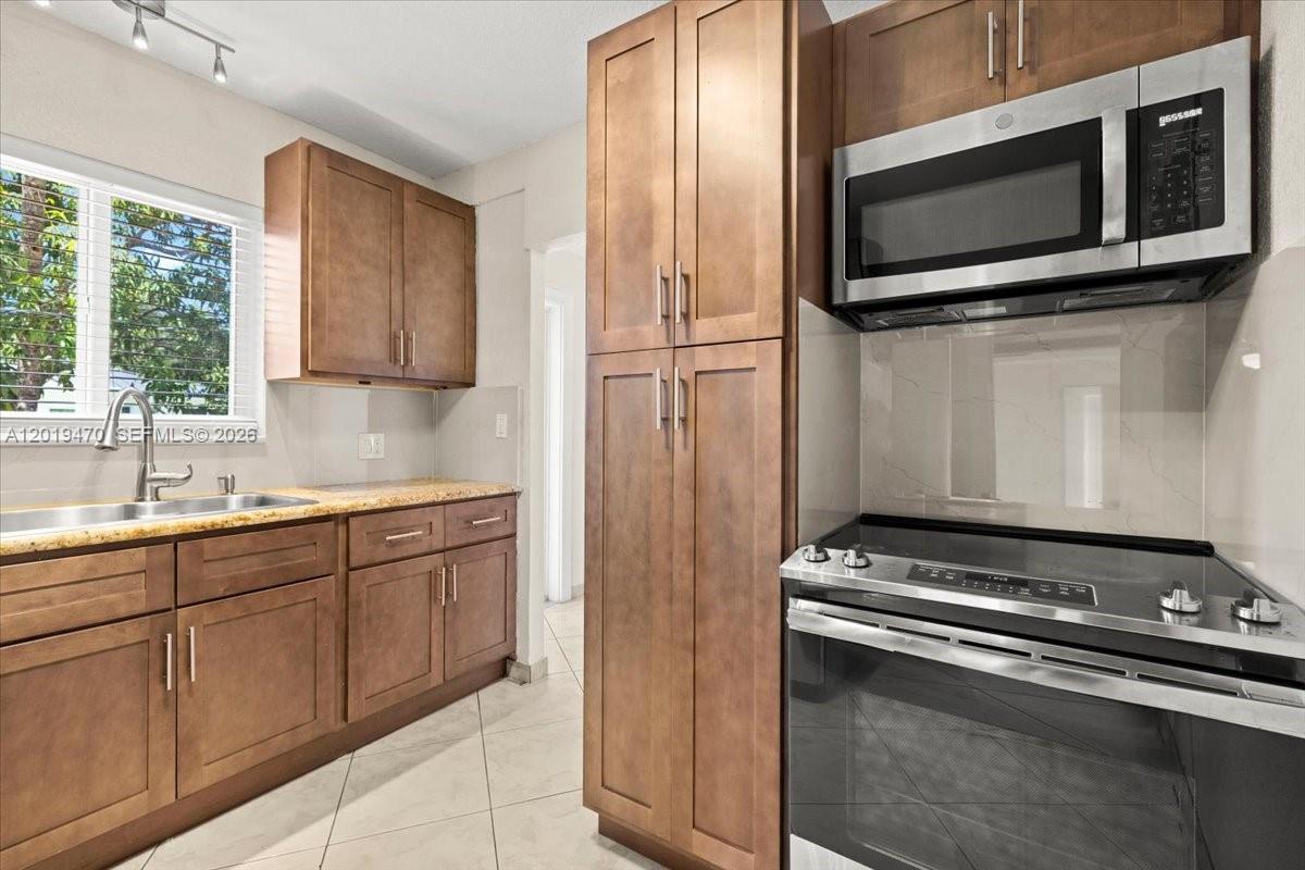 305 NW 111th St Miami Shores, FL 33168