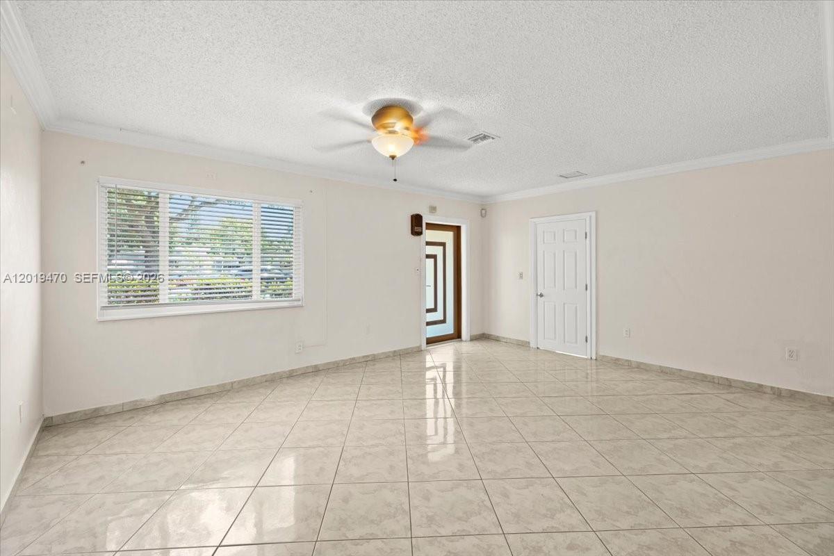 305 NW 111th St Miami Shores, FL 33168