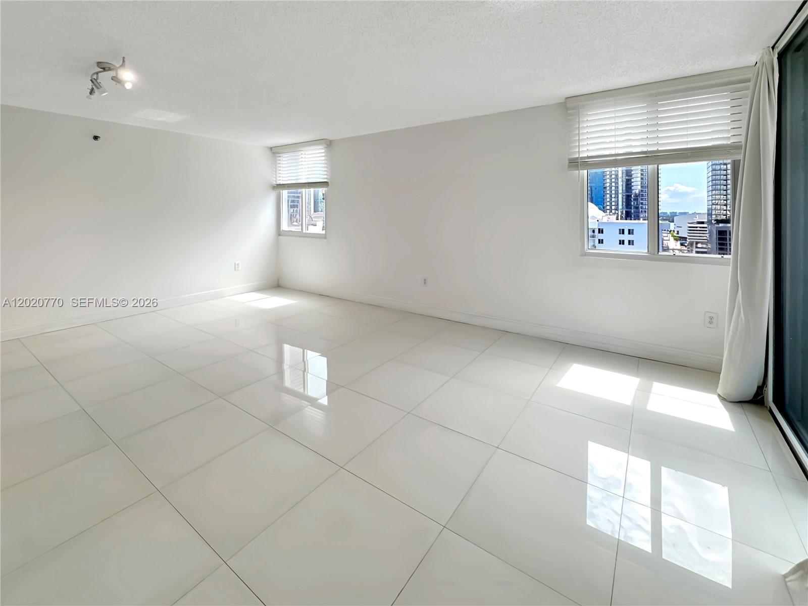 image Madison Downtown Condo9