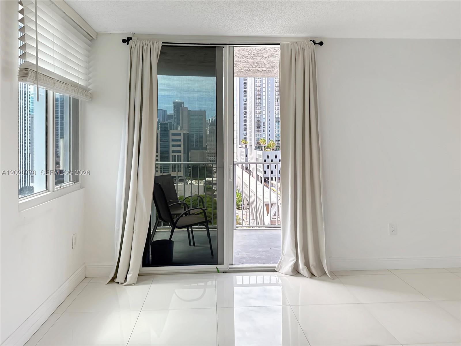 image Madison Downtown Condo10
